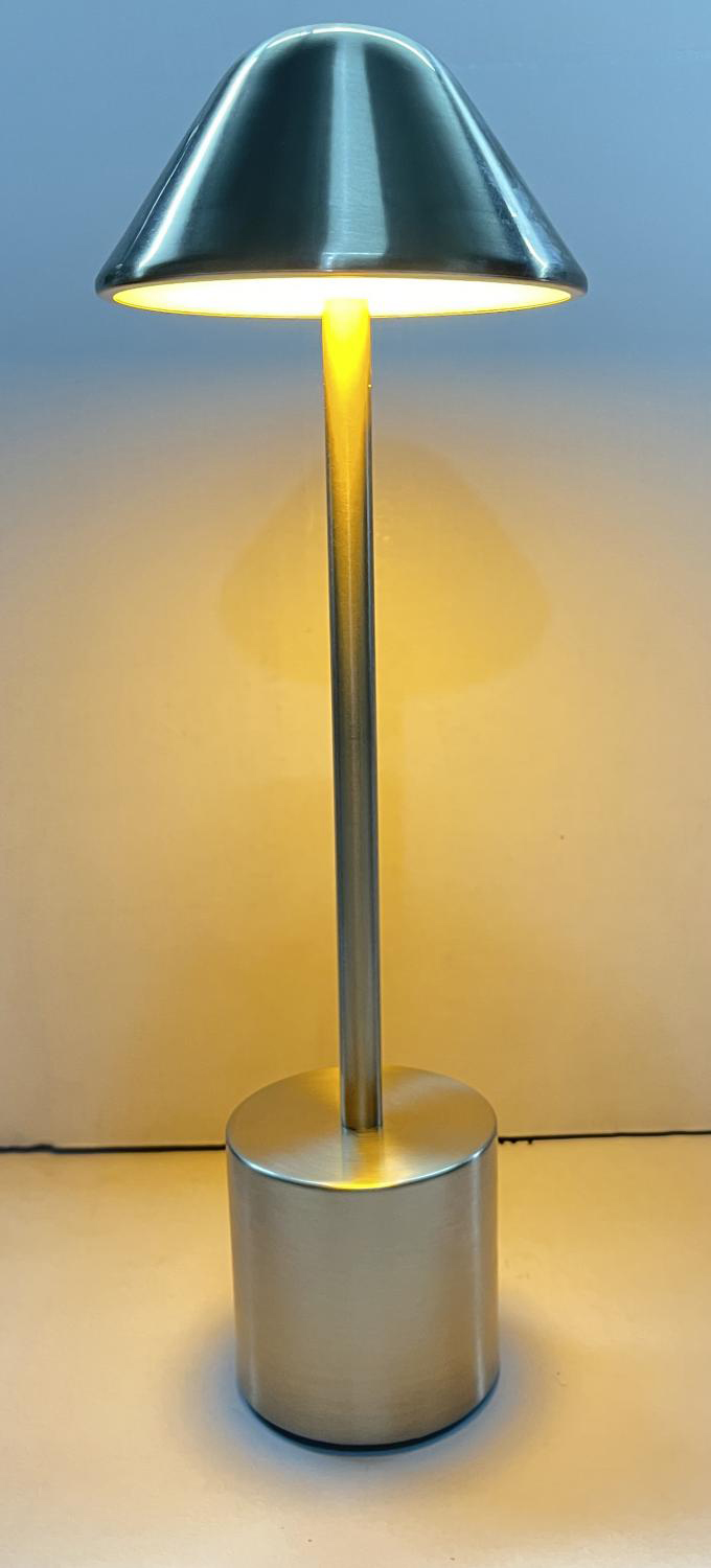 PYRAMIDEA LRP12S lampada da tavolo a LED Stile Design colore Argento
