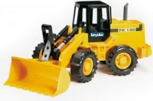 Bruder 02425 Caricatrice Gommata FR 130 con Braccio e Pala Veicolo 1:16 3+