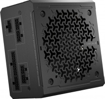 Corsair CP-9020302-EU Alimentatore PC 650W 24-pin ATX ATX Nero  RMe Series RM650e