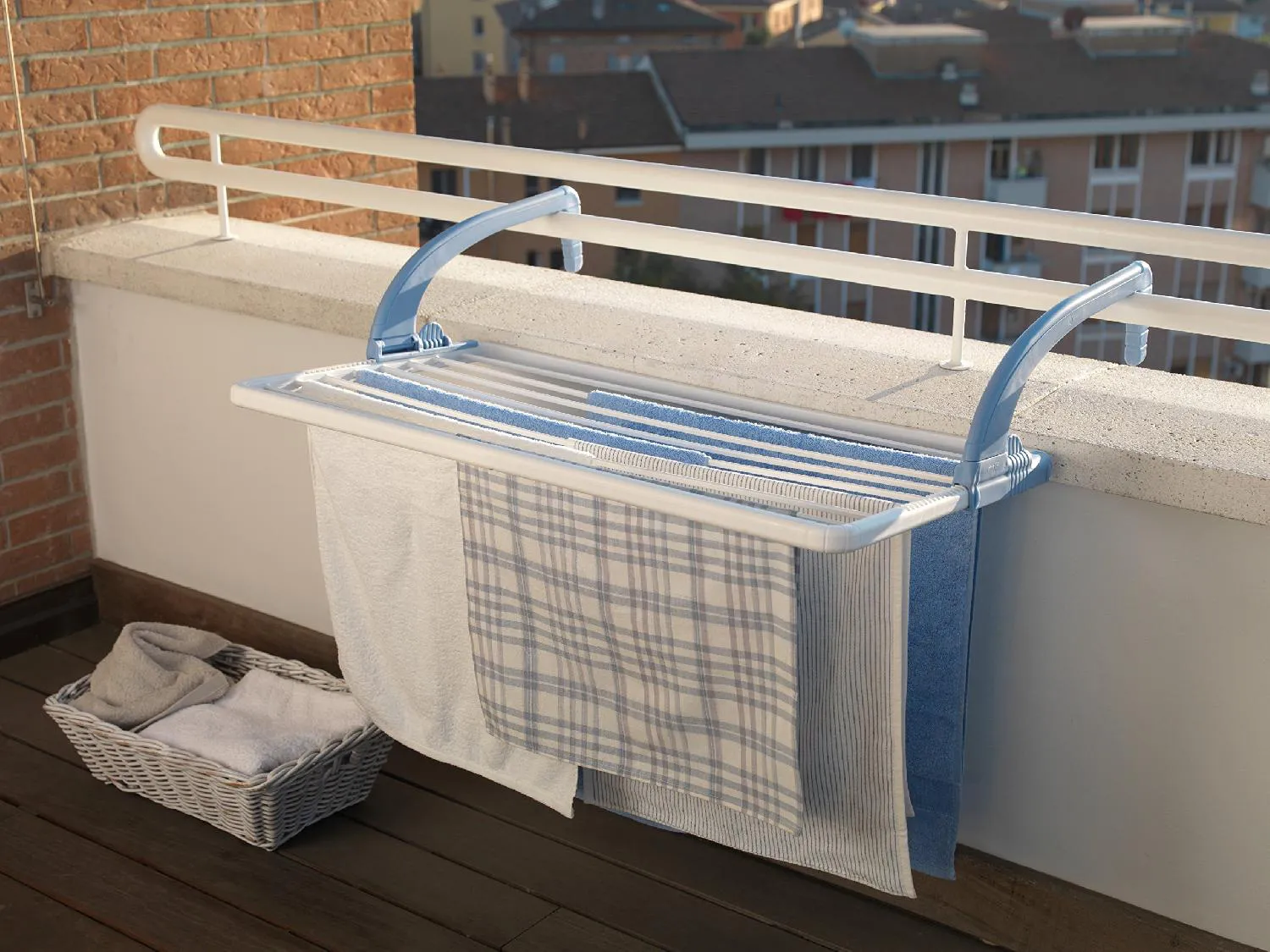 GIMI Stendibiancheria da balcone da vasca da bagno Lunghezza 100 cm in  Resina - Ghibli